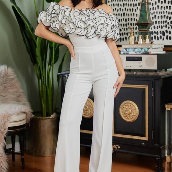 Clothes - Picture 3 of 8